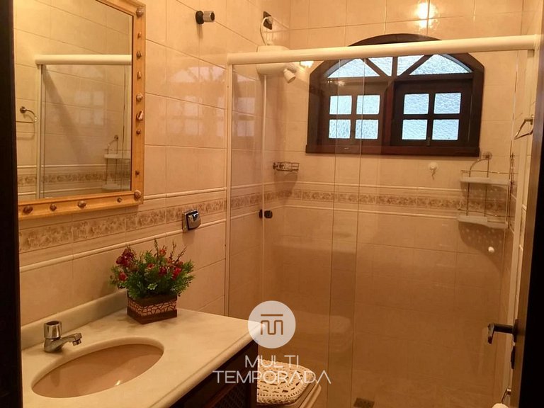 Casa com Piscina em Penha/SC - Beto Carrero