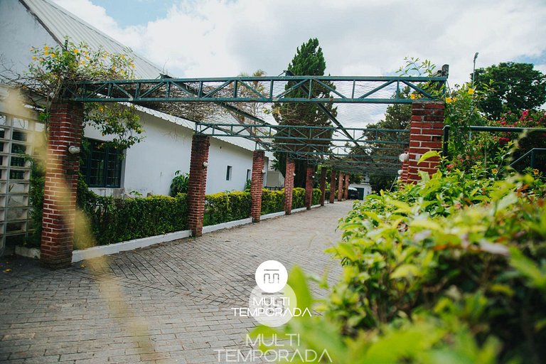 Chácara 3 Poderes Piscina - 60 pessoas - Guararema