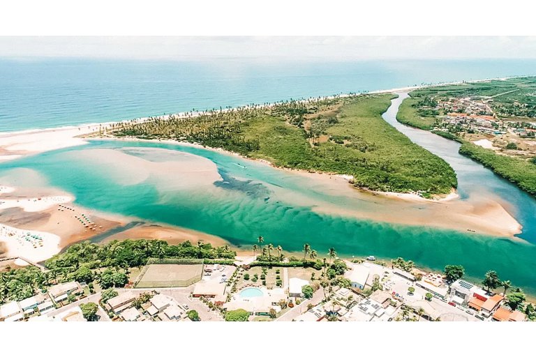 Casa em Cond Privativo em Arembepe - Camaçari - BA