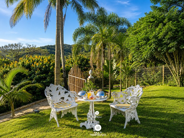 Suíte Oásis 3 com Piscina Aquecida - CasaIvan