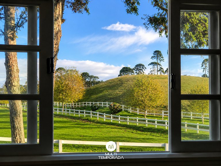 Linda Casa em Estilo Germânico em Rancho Queimado
