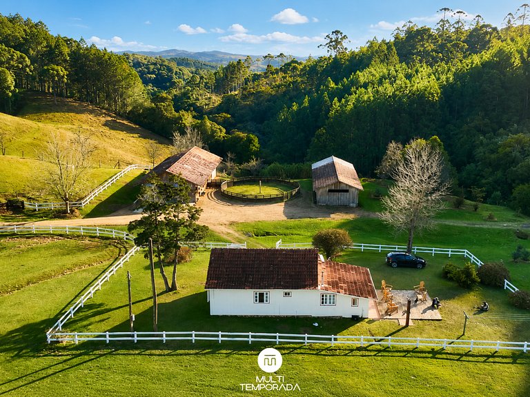 Linda Casa em Estilo Germânico em Rancho Queimado