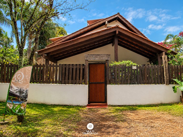Suíte Ipê roxo - Pousada Quinta dos Quintais