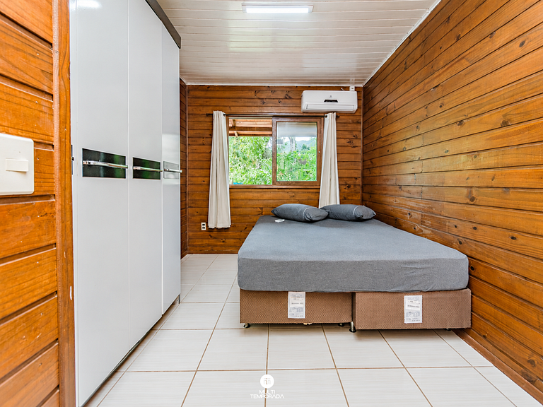 Casa com Piscina em Governador Celso Ramos/SC