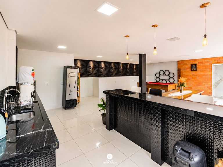 Casa com Piscina em Governador Celso Ramos/SC
