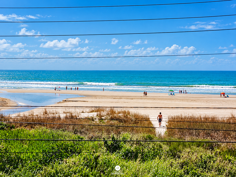 Apto Pé na Areia com Piscina Privativa