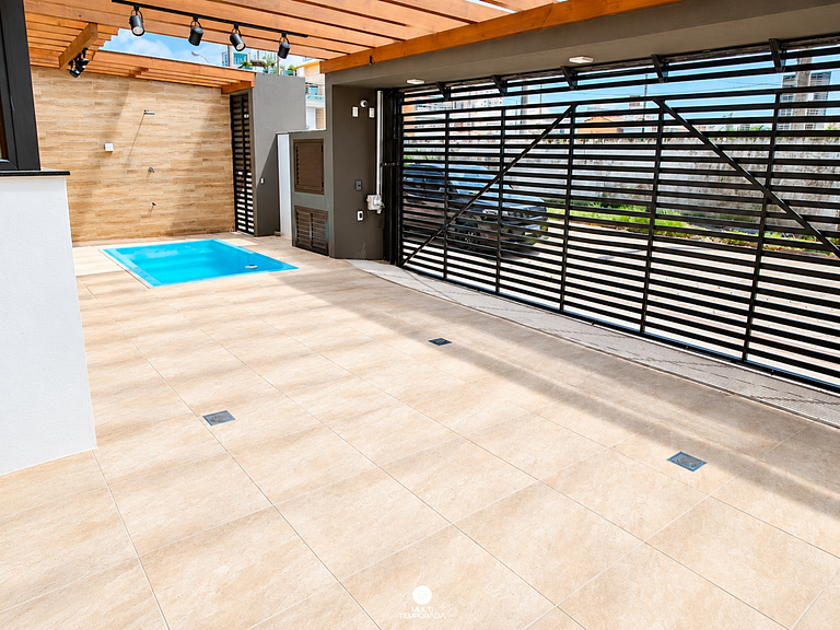 Apto Pé na Areia com Piscina Privativa