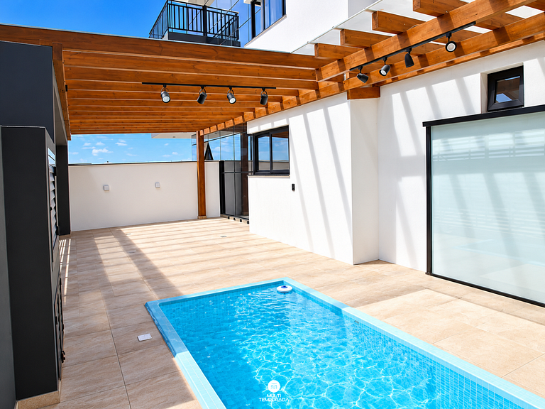 Apto Pé na Areia com Piscina Privativa